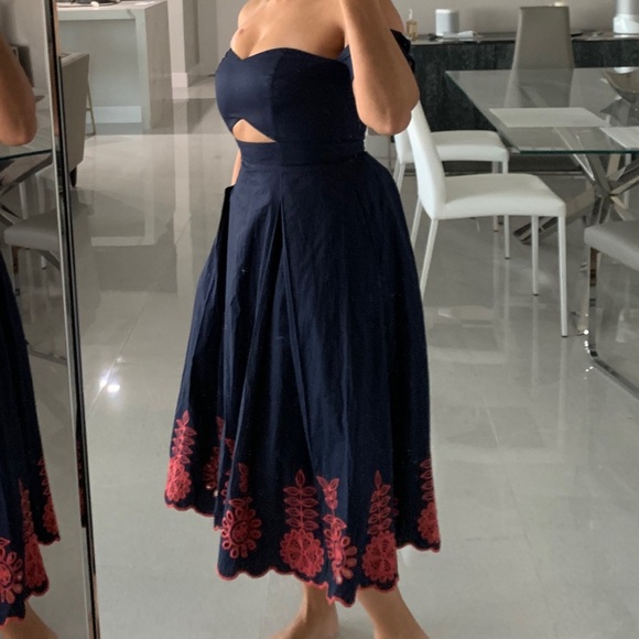 Dress - Picture 11 of 11